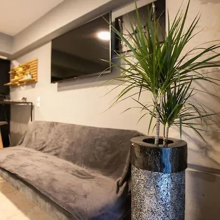 12nisou Studio With Balcony شقة سالونيك