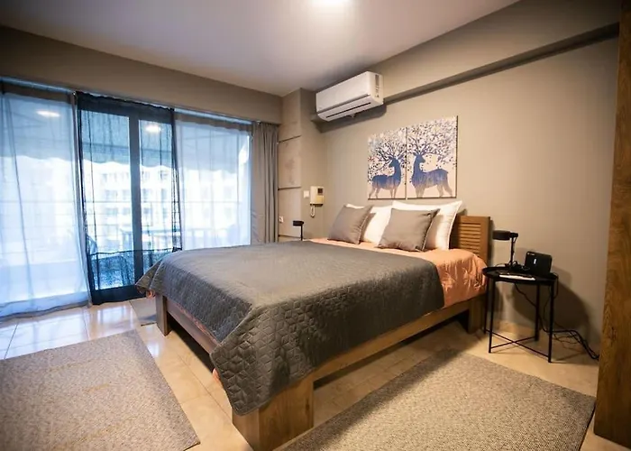 12nisou Studio With Balcony * Salonic