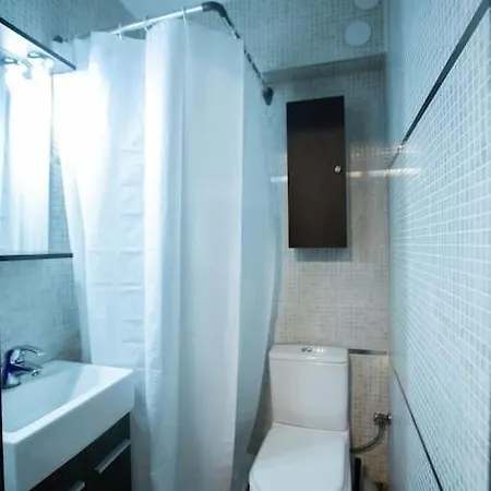 12nisou Studio With Balcony Appartamento