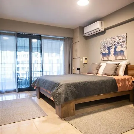 12nisou Studio With Balcony Appartamento